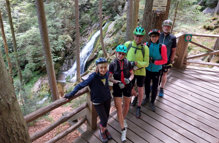 DAV-Ortsgruppe Freyung auf Radtour zum Nyrsko (Neuern) Stausee 